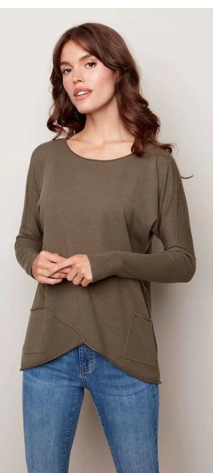 Charlie B Tunic knit sweater with pockets pine