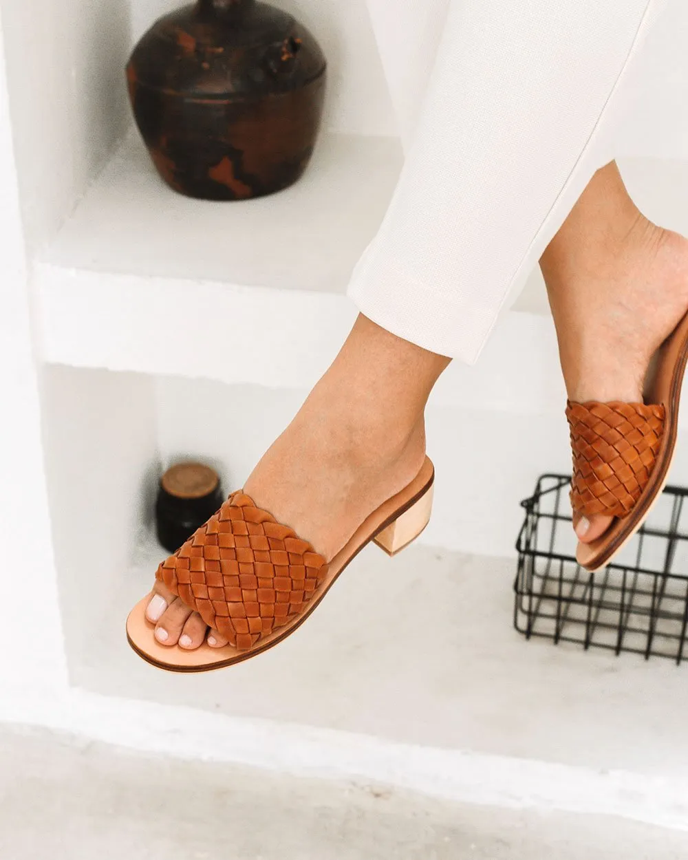 Santorini Woven Mule - Cognac